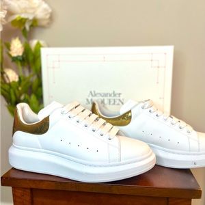 BNIB Alexander McQueen Oversized Sneaker Size 42